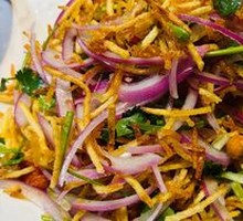 Stir-Fried Bean Sprouts with Three Threads