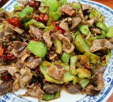Spicy Stir-Fried Chicken Gizzards