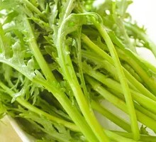 Chinese chrysanthemum greens
