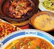 Braised Pork Knuckle in Clay Pot