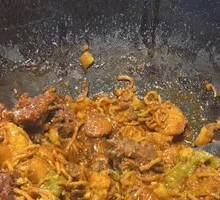 Stir-Fried Noodles in Iron Pot