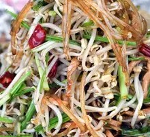 Stir-fried Bean Sprouts with Rice Noodles