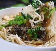 Sour Cabbage Noodles