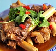 Sauce-Flavored Lamb Bones