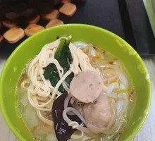 Many Meatball Rice Noodles