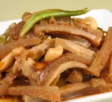 Braised Pork Intestines with Garlic