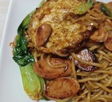 Ham and egg fried noodles