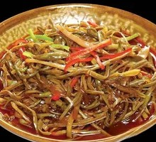 Stir-Fried Pork Shreds with Dried String Beans