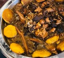 Stir-Fried Chicken in Iron Pot