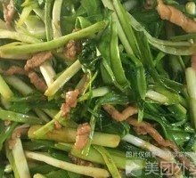 Stir-Fried Pork Shreds with Garlic Chives