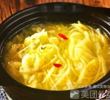 Sour Cabbage and Potato Stir-Fry Pot
