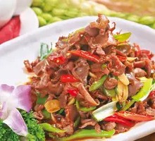 Wild Pepper Stir-fried Chicken Gizzard