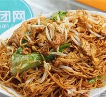 Shredded Pork with Bean Sprouts Stir-Fried Rice Noodles