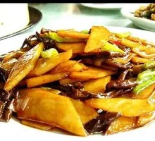 Yellow Mushroom Head Potato Slices