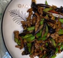 Chicken Mushroom Stir-fried with Beef Tenderloin