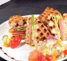 Garden Ham Crispy Chicken Rice Bowl