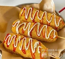 Cheesy Pull-String Hot Dog Sticks