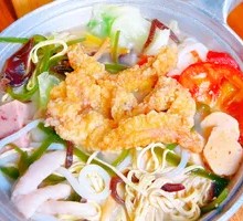 Three Delicacies Bone Soup Chicken Fillet Rice Noodles