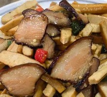 Sichuan Preserved Pork with Fried Tofu Cubes