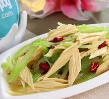 Cold-mixed celery with tofu skin