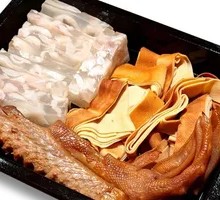 Roast Goose Wings and Feet Assortment