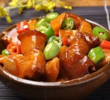 Braised Pork with Potatoes