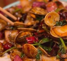 Spicy Stir-Fried Clams