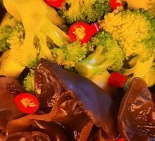 Cauliflower and Black Fungus Platter