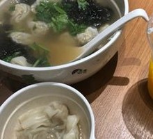 Raw-Prepared Wonton with Purple Seaweed and Shrimp Powder