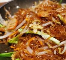 Stir-fried Bean Sprouts with Rice Noodles