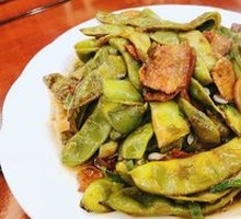 Pork Noodles with Green Beans