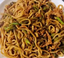 Stir-Fried Pork with Green Pepper Noodles