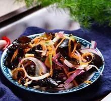 Spicy Black Mushroom Salad