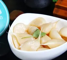 Crisp Sweet Pickled Garlic