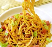 Sliced Ham Stir-Fried Noodles