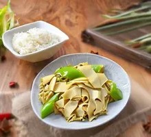 Spicy Pepper and Dried Tofu Rice Bowl