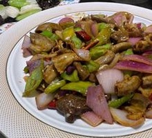 Spicy Green Pepper and Pork Heart with Bitter Intestine