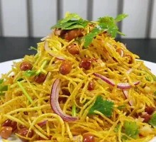 Stir-Fried Bean Sprouts with Three Threads