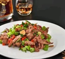 Stir-Fried Beef with Yellow Onion