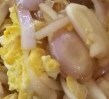 Scrambled Eggs with Onions