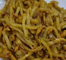 Sour Cucumber Stir-Fried with Shredded Pork