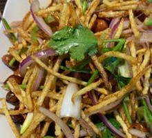 Stir-Fried Bean Sprouts with Three Threads