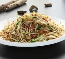 Stir-fried Bean Sprouts with Rice Noodles