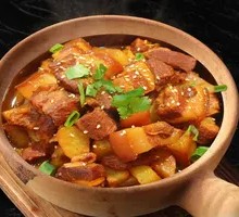 Braised Pork with Potatoes