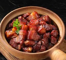 Braised Pork Belly in Clay Pot