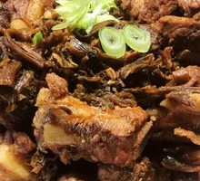 Stewed Pork Ribs with Dried Vegetables in Iron Pot