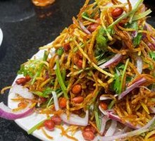 Stir-Fried Bean Sprouts with Three Threads