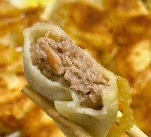 Sour Cabbage and Pork Pan-Fried Flatbread