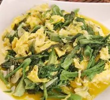 Stinging Nettle Stir-Fried with Free-Range Eggs
