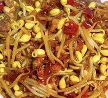Stir-fried Bean Sprouts with Rice Noodles